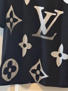 Fashionable Black T-Shirt with Silver Monogram Print